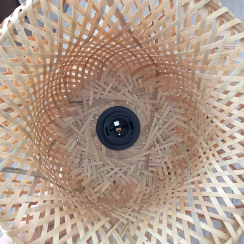 Plafon de Teto Bambu Artesanal Iluminação Sofisticada e Consciência Ecológica