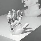 Escultura Mão em Mosaico – Arte em Resina com Design Contemporâneo