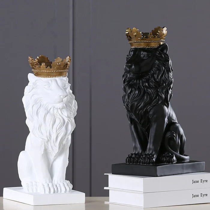Estatueta Leão Imperador – Poder, Elegância e Presença na Decoração
